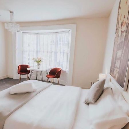Saffron Suite And Kitchen แซฟฟรอนวอลเดน ภายนอก รูปภาพ